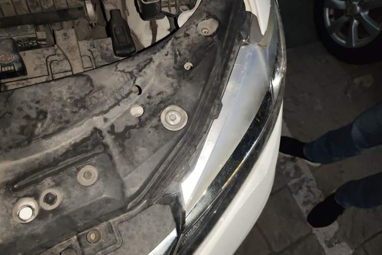 Used BYD S7 2017 2.0T Automatic Luxury Model Engine Bay Left