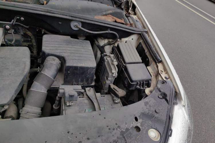 Used BYD S7 2017 1.5T Manual Luxury Model Engine Bay Left