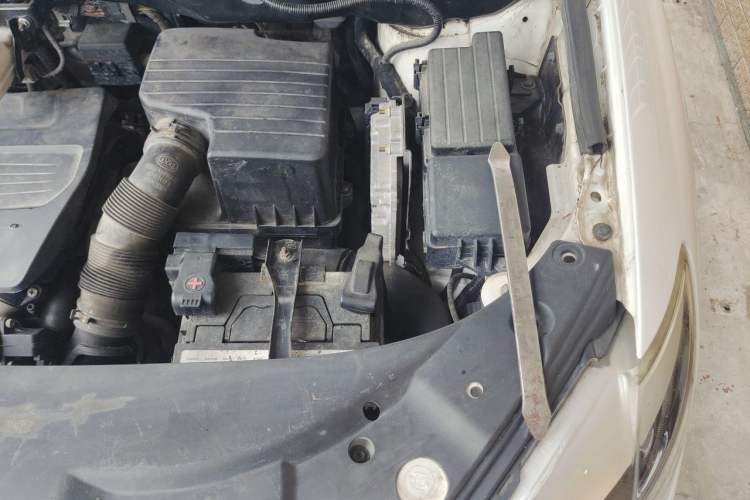 Used BYD S7 2017 1.5T Manual Luxury Model Engine Bay Left
