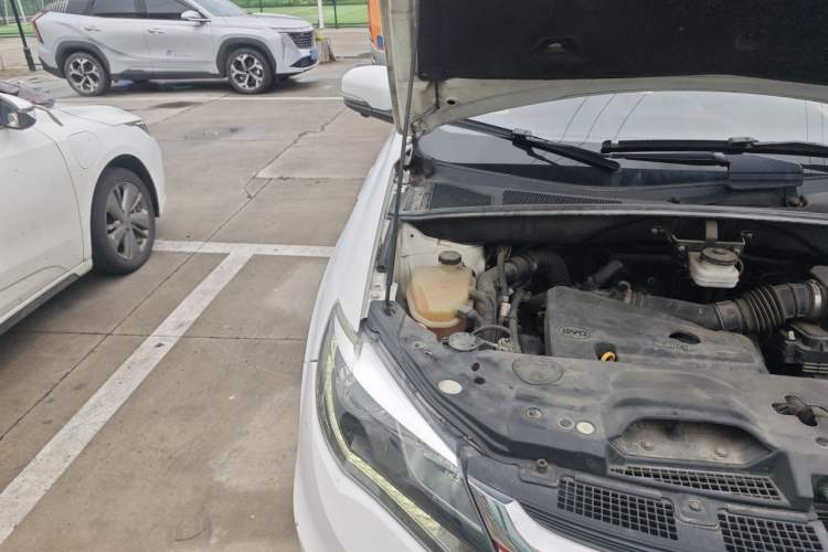 Used BYD S7 2017 2.0T Automatic Prestige Edition Engine Bay Right