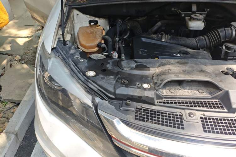 Used BYD S7 2017 2.0T Automatic Prestige Edition Engine Bay Right