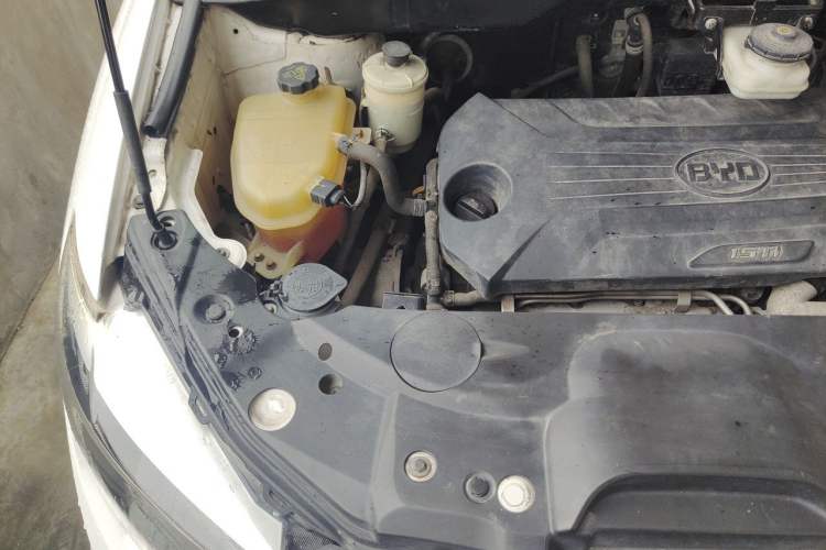 Used BYD S7 2017 1.5T Manual Luxury Model Engine Bay Right