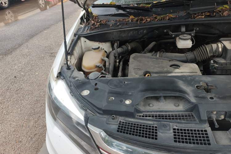 Used BYD S7 2017 2.0T Automatic Prestige Edition Engine Bay Right
