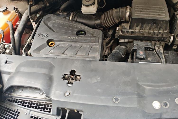 Used BYD S7 2017 2.0T Automatic Prestige Edition Engine Bay