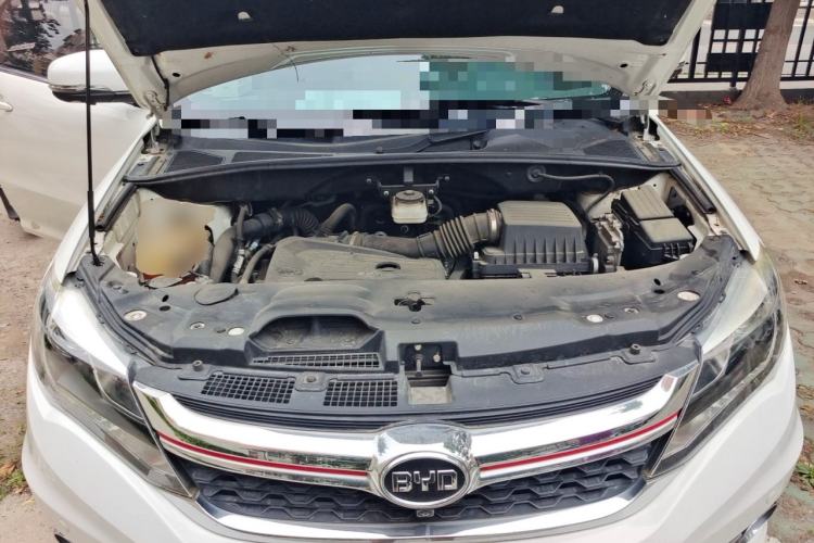 Used BYD S7 2017 2.0T Automatic Prestige Edition Engine Bay