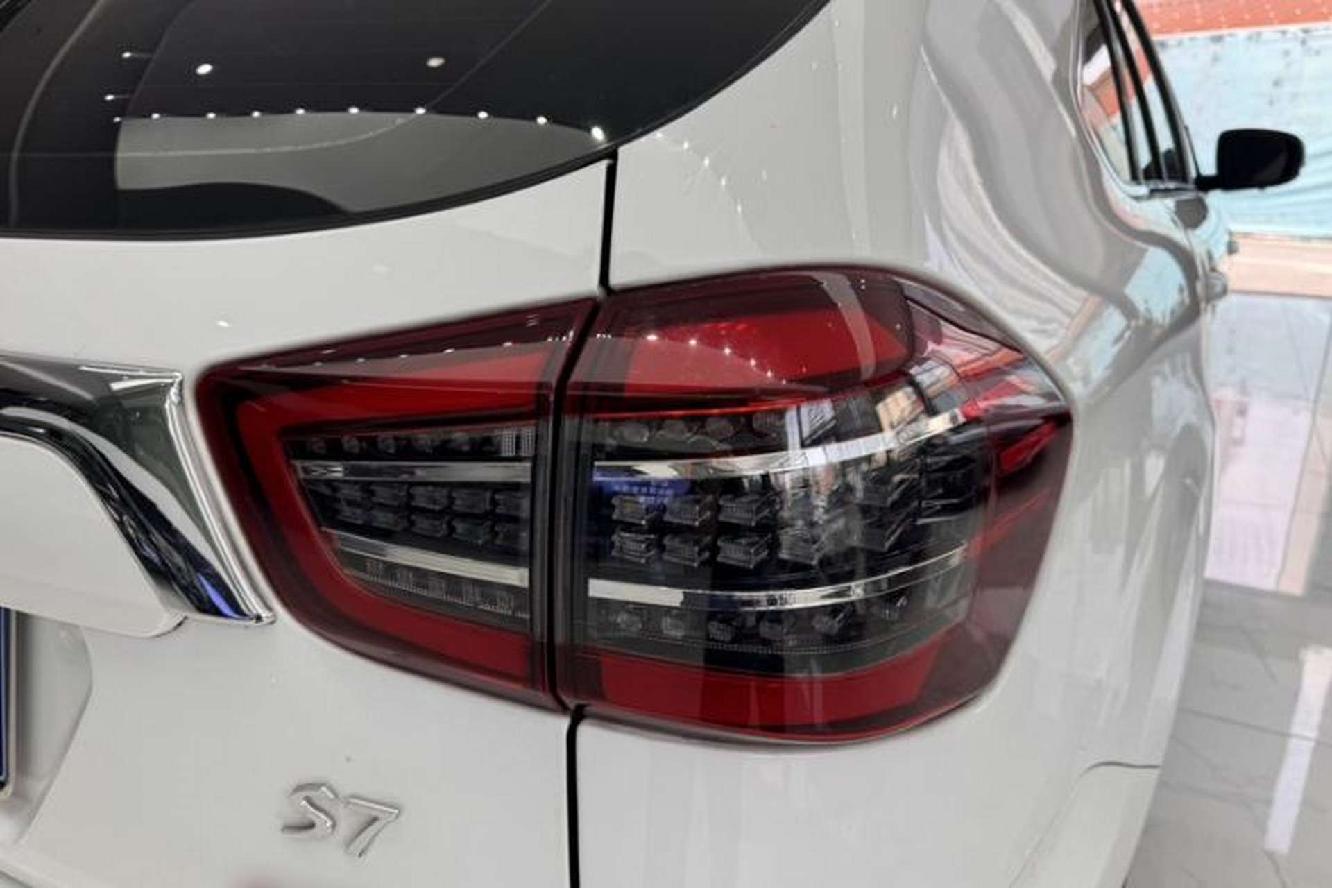 Used BYD S7 2017 2.0T Automatic Luxury Model Exterior 10