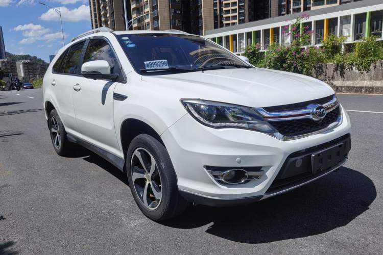 Used BYD S7 2017 2.0T Automatic Luxury Model Exterior 2