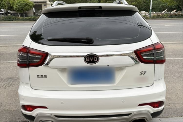 Used BYD S7 2017 2.0T Automatic Luxury Model Exterior 3