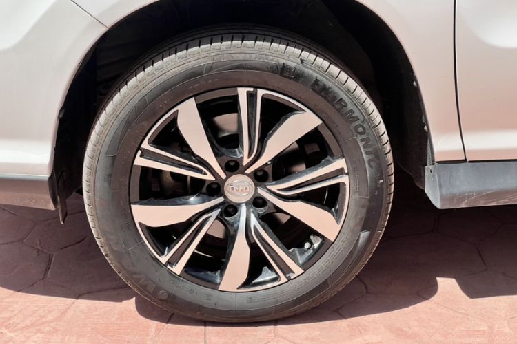 Used BYD S7 2017 2.0T Automatic Prestige Edition Exterior 3