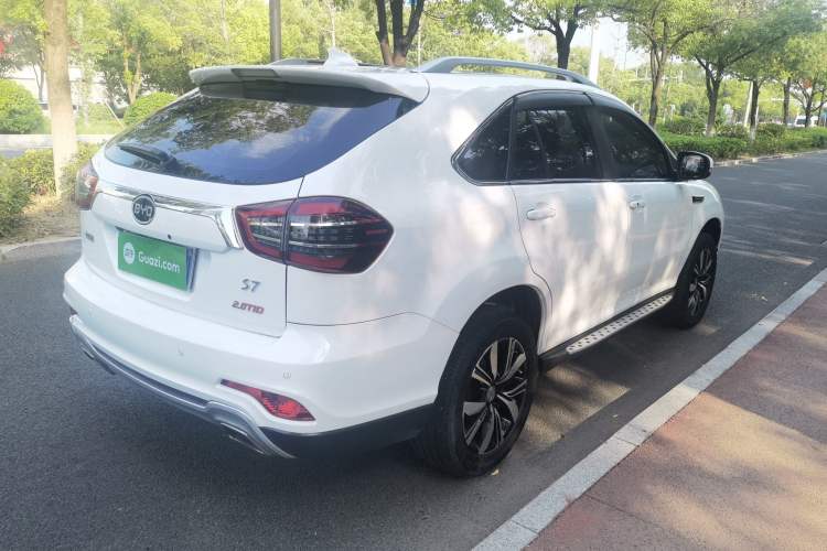 Used BYD S7 2017 2.0T Automatic Prestige Edition Exterior 4