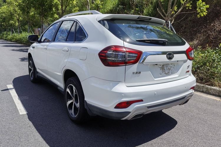 Used BYD S7 2017 2.0T Automatic Luxury Model Exterior 4