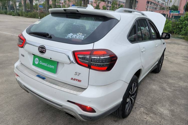 Used BYD S7 2017 2.0T Automatic Prestige Edition Exterior 5