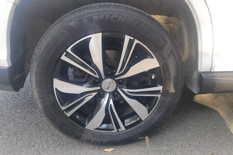Used BYD S7 2017 2.0T Automatic Prestige Edition Exterior 5