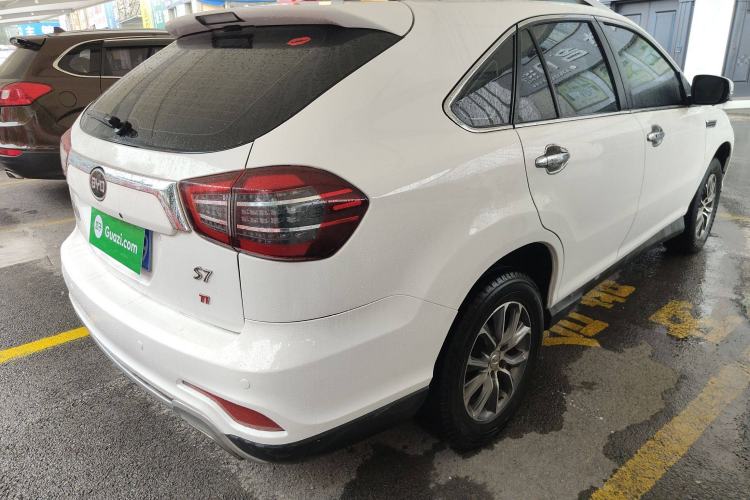 Used BYD S7 2017 1.5T Manual Luxury Model Exterior 5