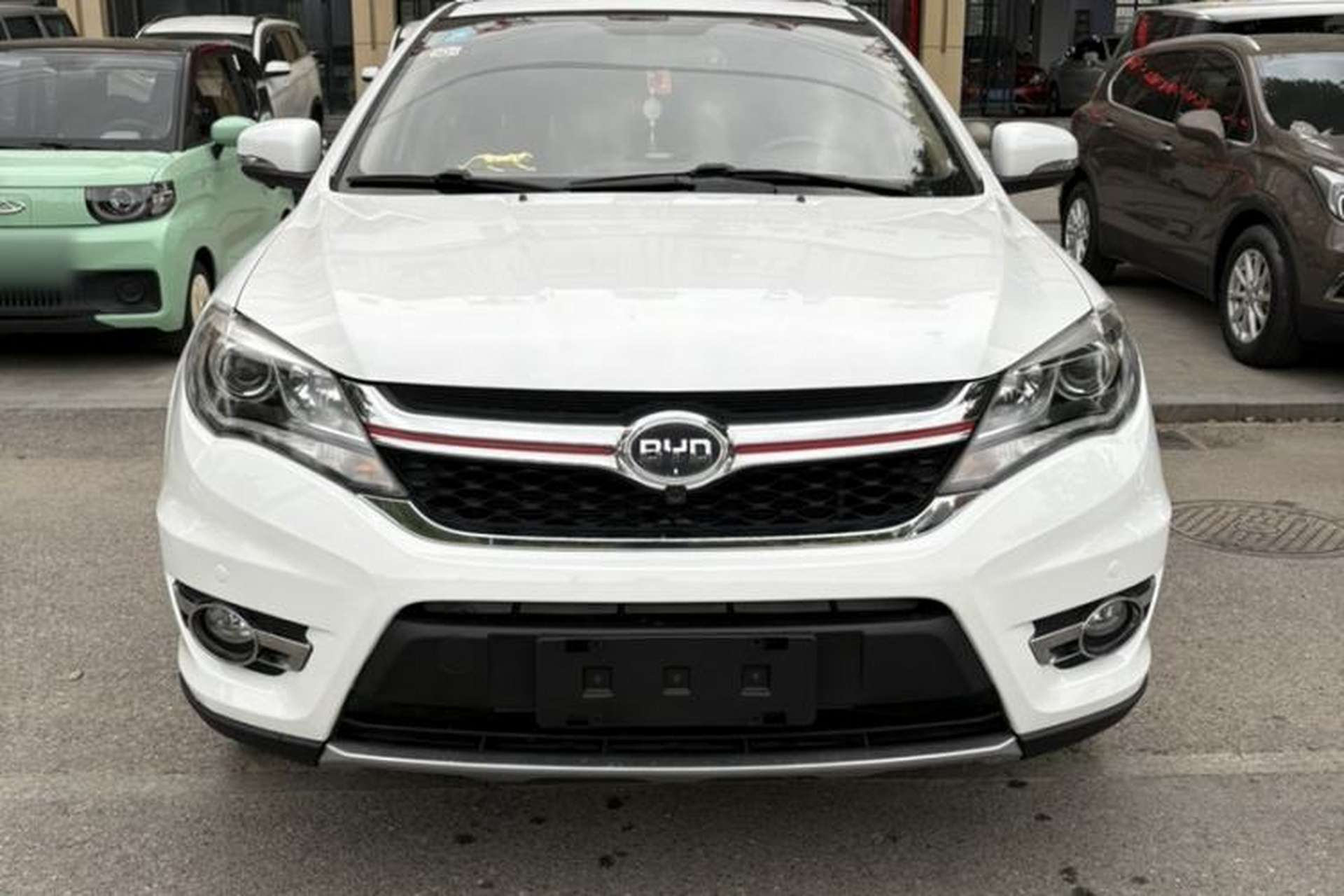 Used BYD S7 2017 2.0T Automatic Luxury Model Exterior 5