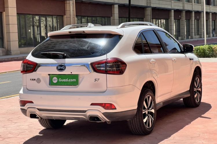 Used BYD S7 2017 2.0T Automatic Prestige Edition Exterior 5