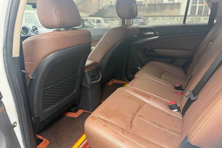 Used BYD S7 2017 2.0T Automatic Luxury Model Exterior 6