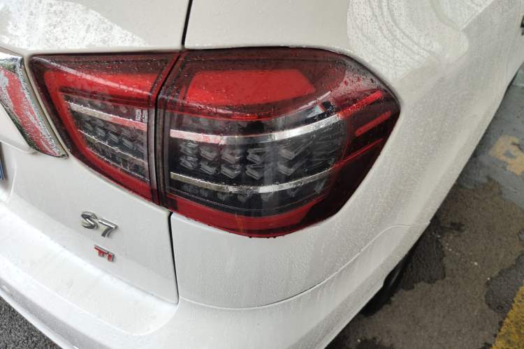 Used BYD S7 2017 1.5T Manual Luxury Model Exterior 6