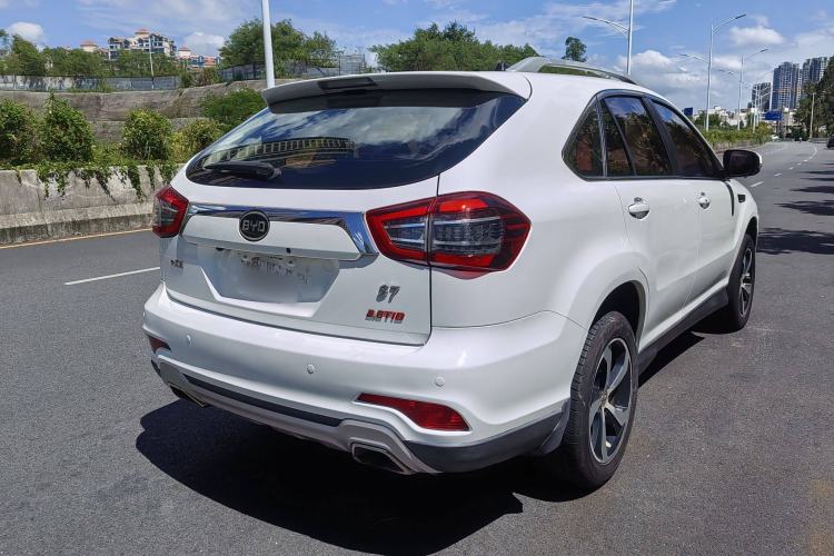 Used BYD S7 2017 2.0T Automatic Luxury Model Exterior 6