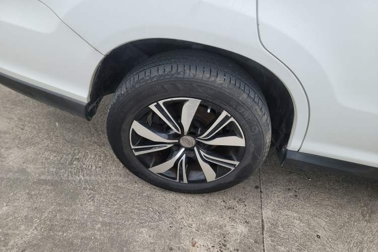Used BYD S7 2017 2.0T Automatic Prestige Edition Exterior 8