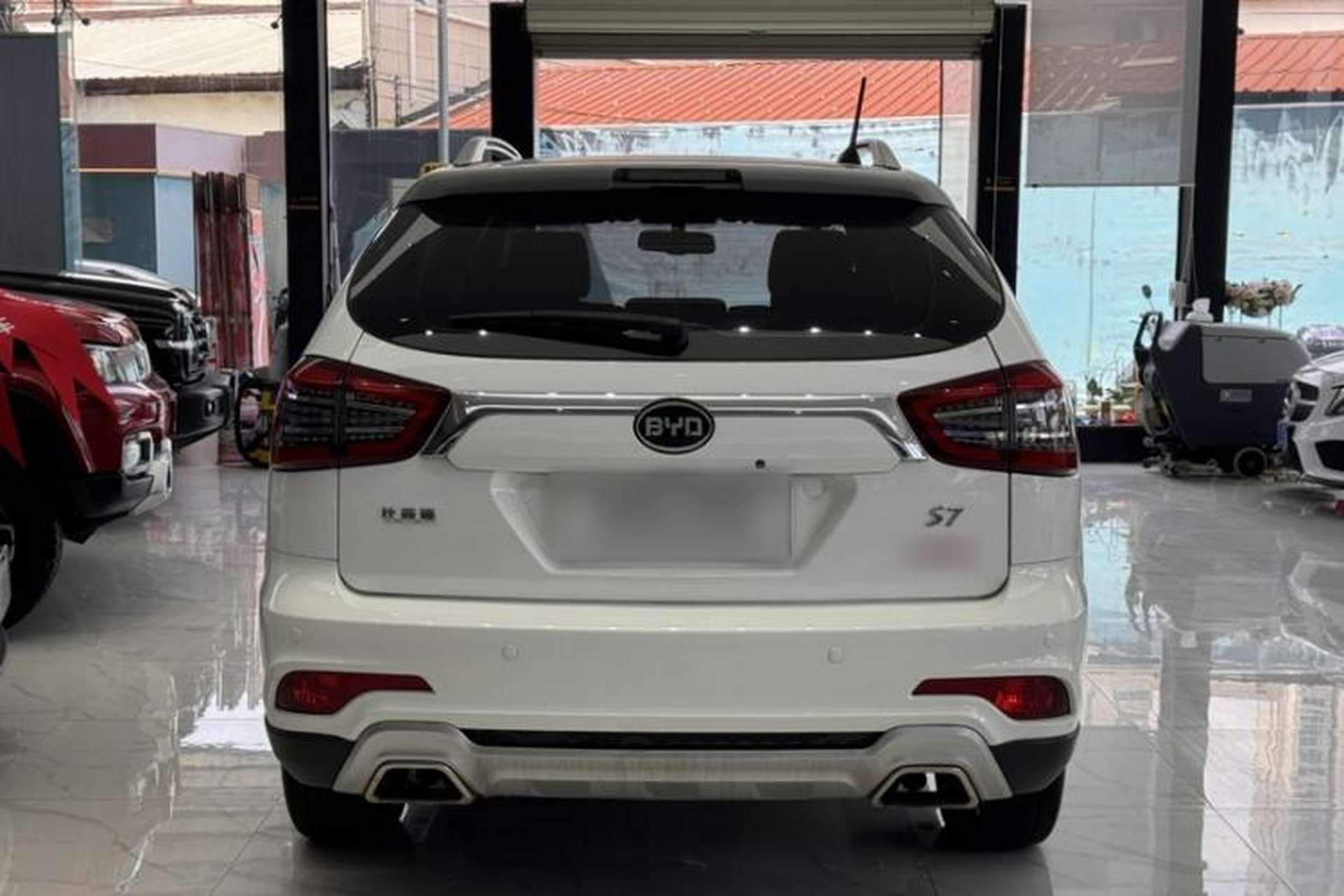 Used BYD S7 2017 2.0T Automatic Luxury Model Exterior 8