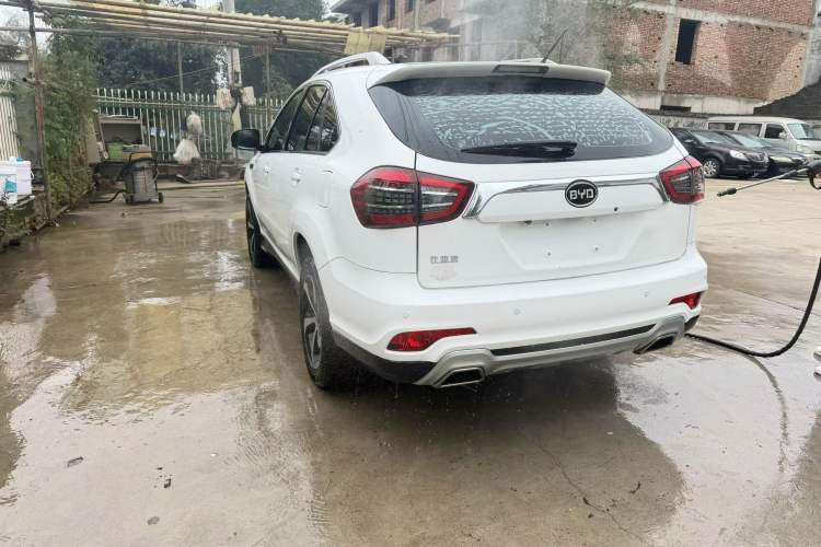 Used BYD S7 2017 2.0T Automatic Luxury Model Exterior 8