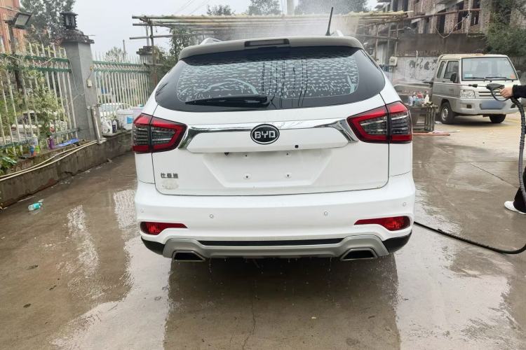 Used BYD S7 2017 2.0T Automatic Luxury Model Exterior 9