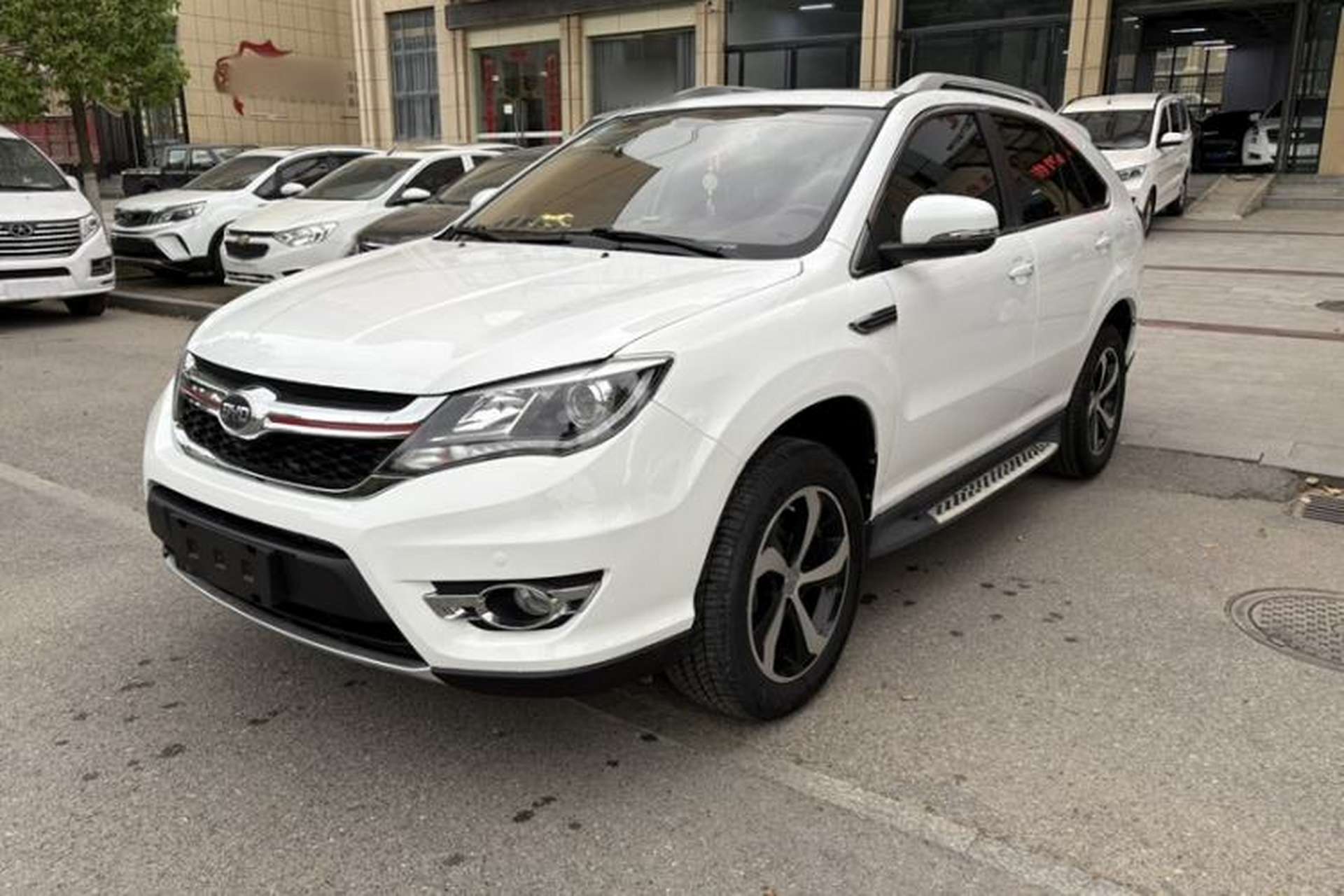 Used BYD S7 2017 2.0T Automatic Luxury Model Front Left 45 Deg