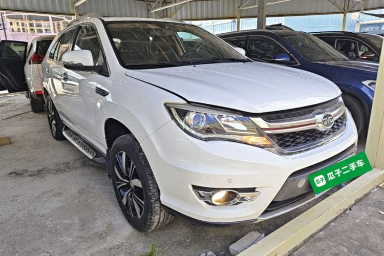 Used BYD S7 2017 2.0T Automatic Prestige Edition Front Right 45 Deg