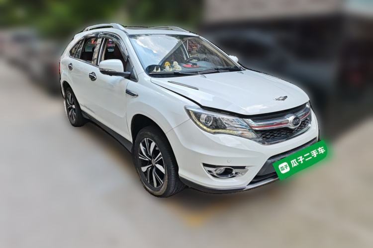 Used BYD S7 2017 2.0T Automatic Prestige Edition Front Right 45 Deg
