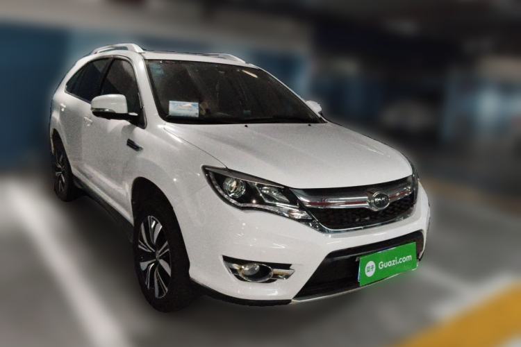 Used BYD S7 2017 2.0T Automatic Prestige Edition Front Right 45 Deg