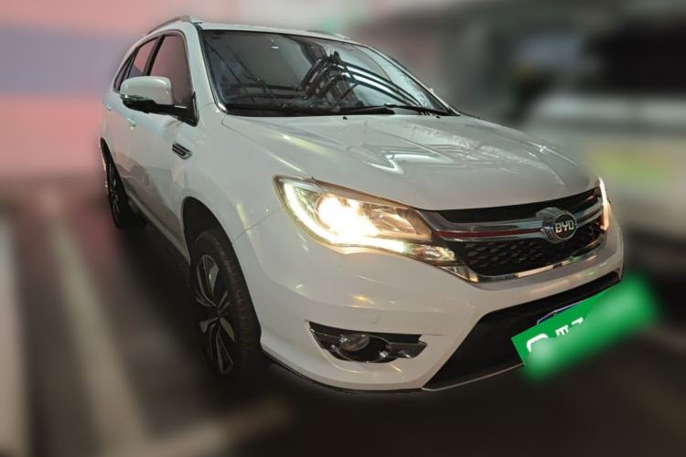 Used BYD S7 2017 2.0T Automatic Prestige Edition Front Right 45 Deg