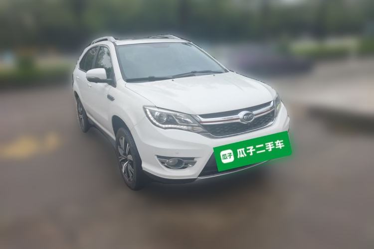 Used BYD S7 2017 2.0T Automatic Prestige Edition Front Right 45 Deg