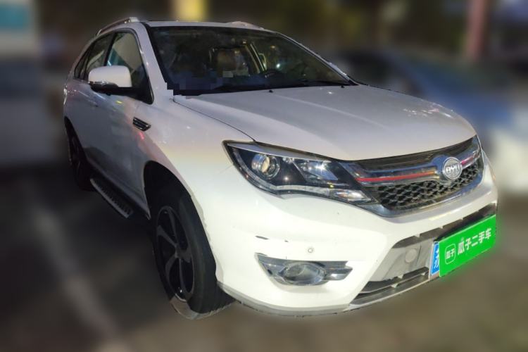 Used BYD S7 2017 2.0T Automatic Luxury Model Front Right 45 Deg