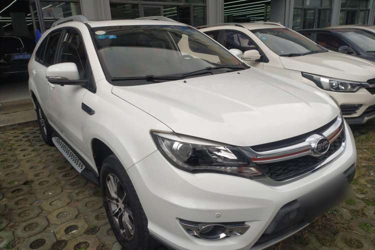 Used BYD S7 2017 1.5T Manual Luxury Model Front Right 45 Deg