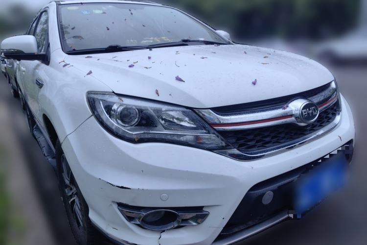 Used BYD S7 2017 1.5T Manual Luxury Model Front Right 45 Deg