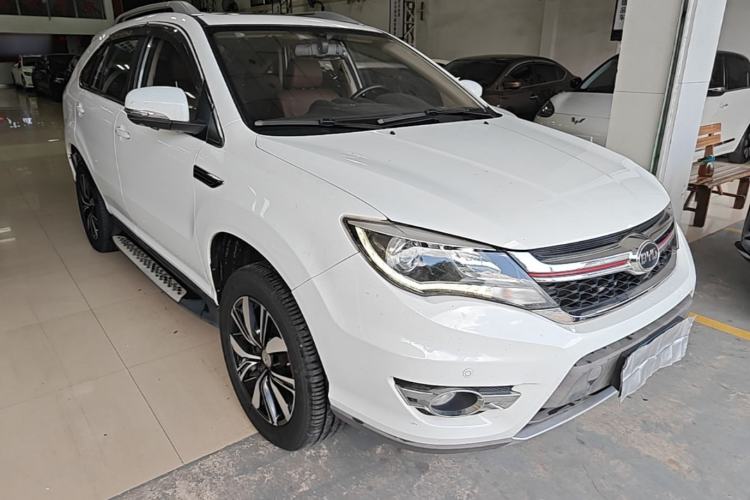 Used BYD S7 2017 2.0T Automatic Prestige Edition Front Right 45 Deg