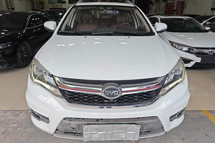 Used BYD S7 2017 2.0T Automatic Prestige Edition Front