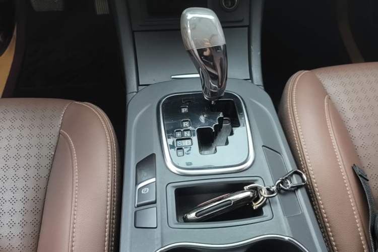Used BYD S7 2017 2.0T Automatic Prestige Edition Gear Lever