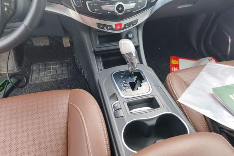 Used BYD S7 2017 2.0T Automatic Prestige Edition Gear Lever