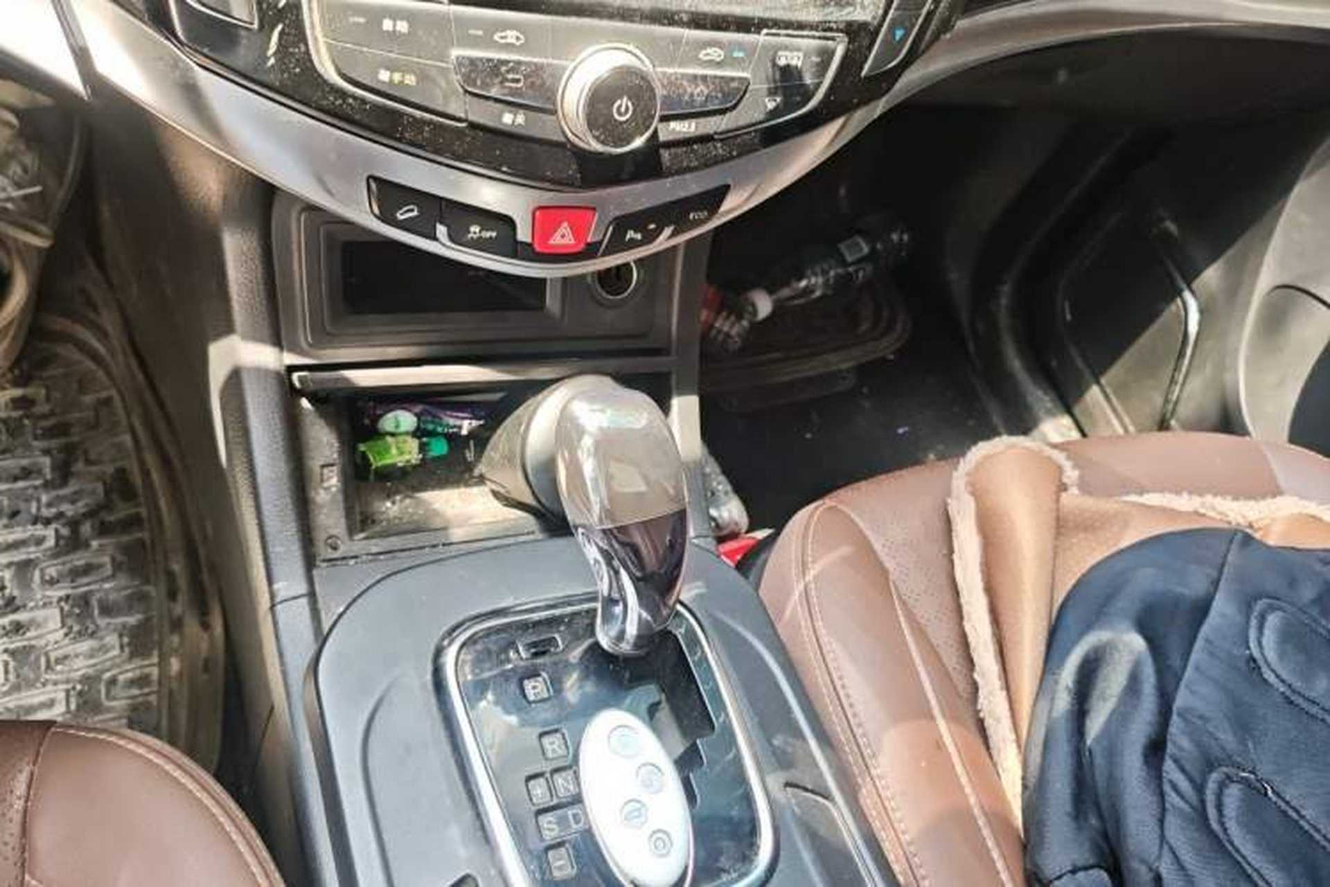 Used BYD S7 2017 2.0T Automatic Prestige Edition Gear Lever