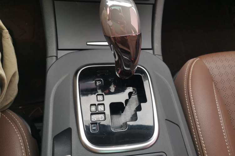 Used BYD S7 2017 2.0T Automatic Prestige Edition Gear Lever