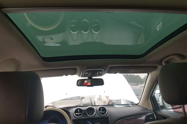 Used BYD S7 2017 2.0T Automatic Prestige Edition Headliner