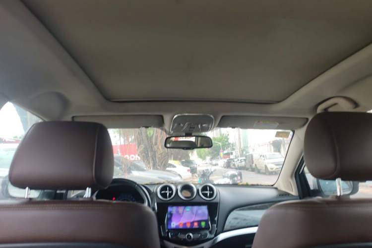 Used BYD S7 2017 2.0T Automatic Prestige Edition Headliner
