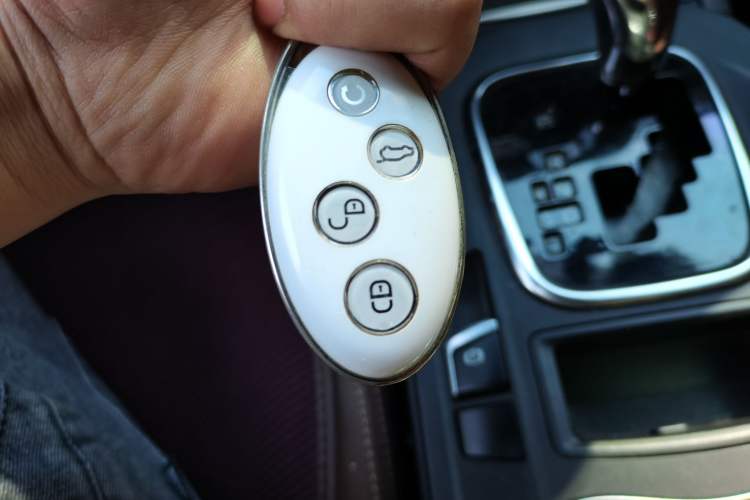 Used BYD S7 2017 2.0T Automatic Luxury Model Interior 1