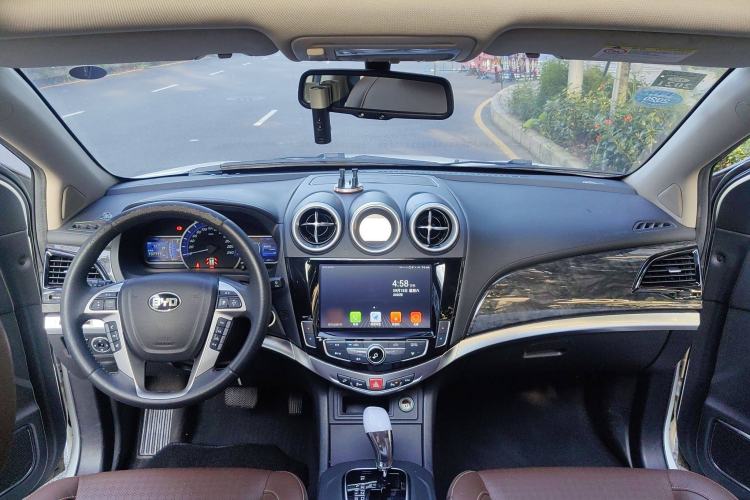 Used BYD S7 2017 2.0T Automatic Luxury Model Interior 1