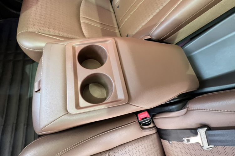 Used BYD S7 2017 2.0T Automatic Prestige Edition Interior 12