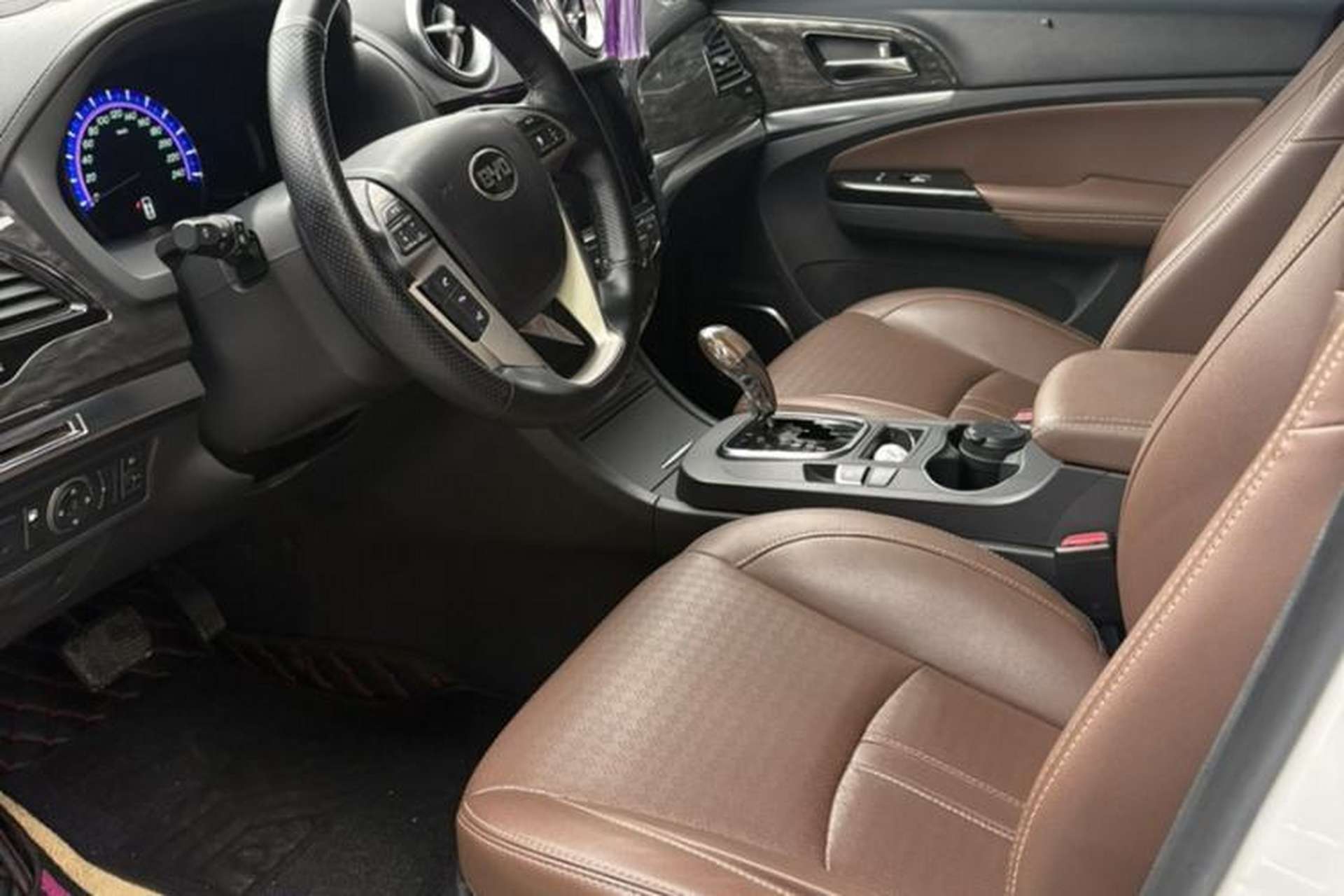 Used BYD S7 2017 2.0T Automatic Luxury Model Interior 2