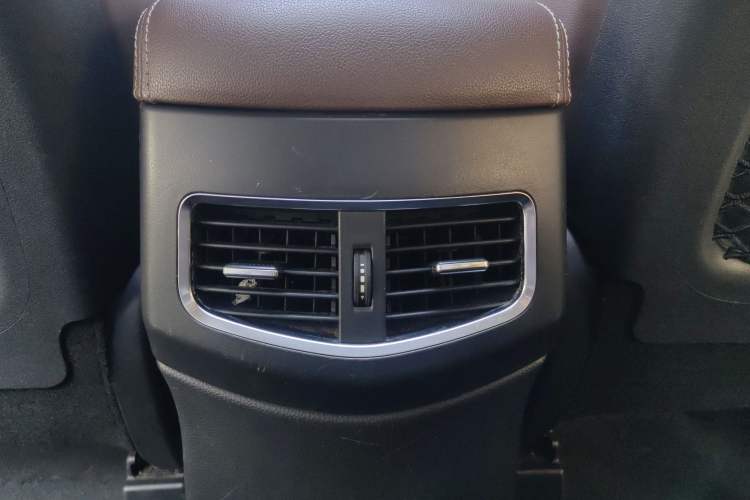 Used BYD S7 2017 2.0T Automatic Luxury Model Interior 3