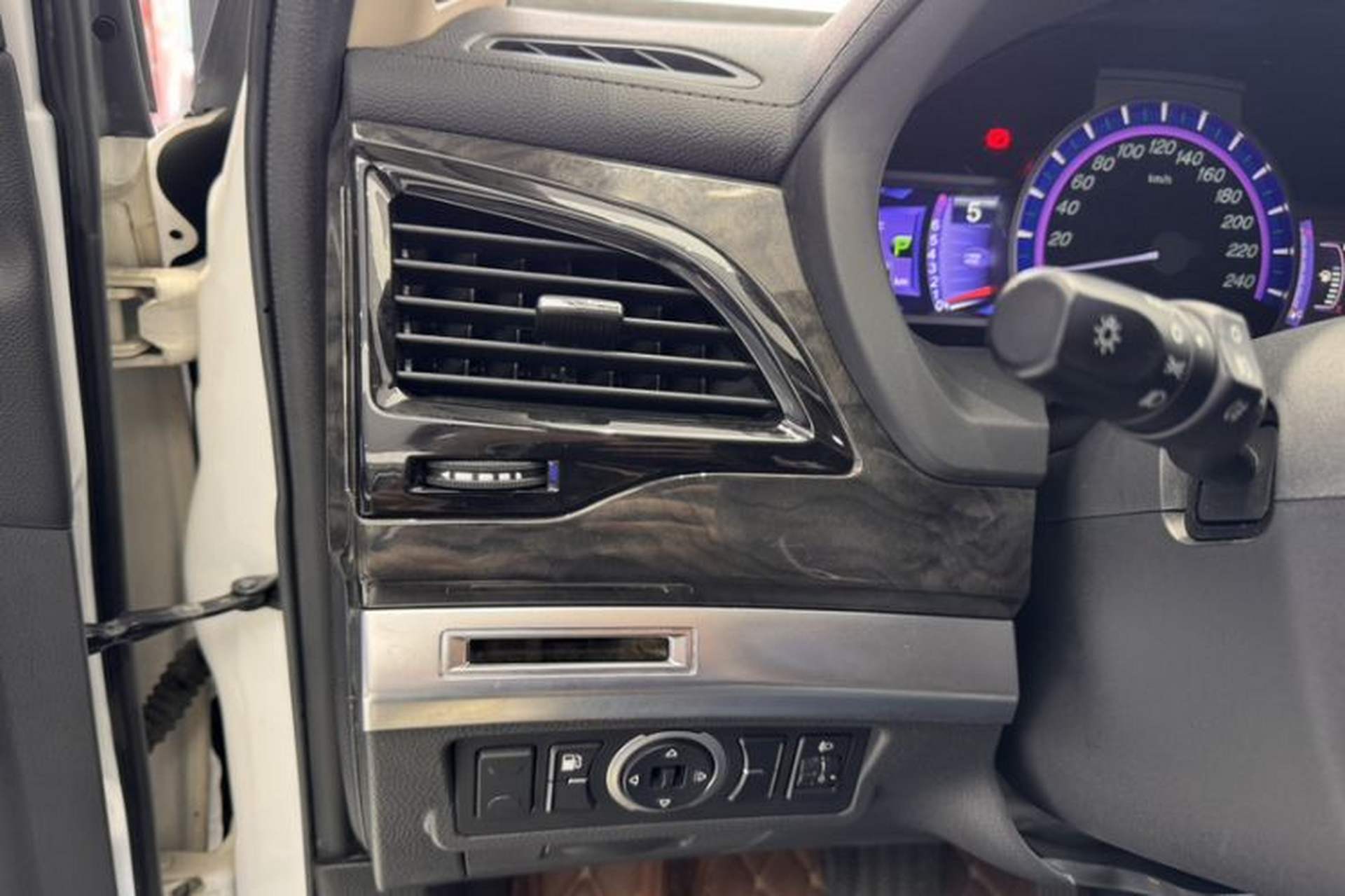 Used BYD S7 2017 2.0T Automatic Luxury Model Interior 4
